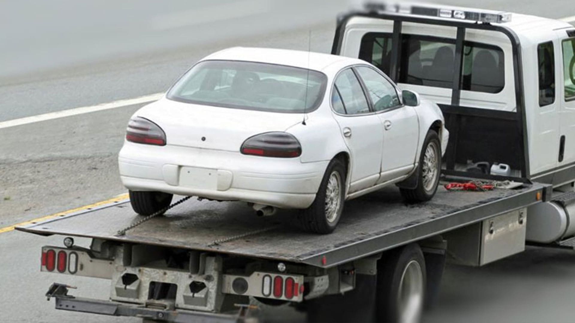 Сколько стоит эвакуатор в Минске: актуальные цены 2026